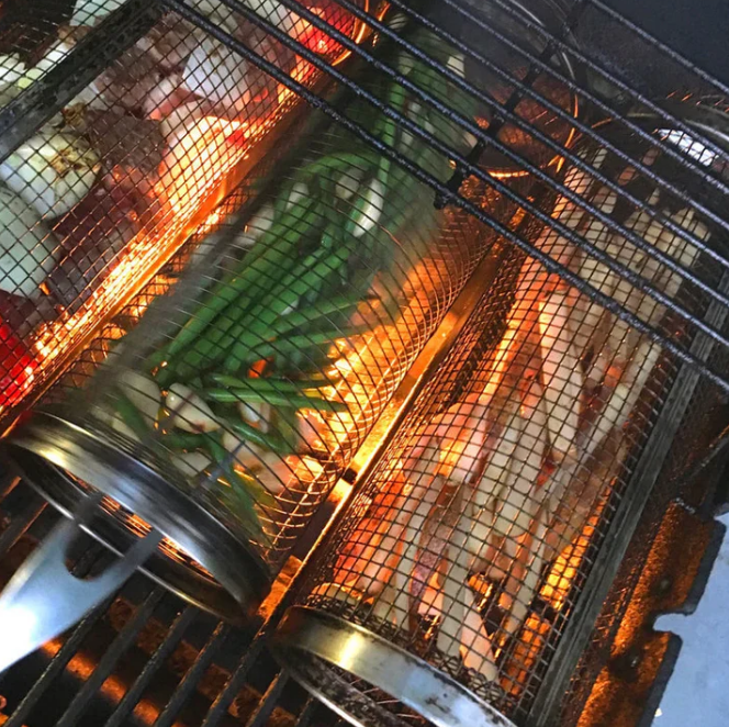 Rullande Grillkorg i Rostfritt Stål – Perfekt för Grönsaker, Pommes & Mer!