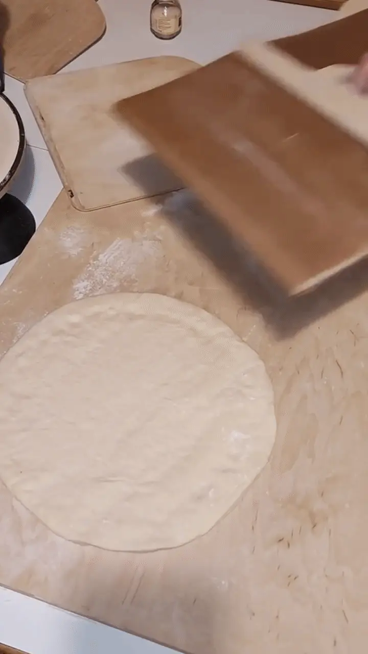 🍕 Upptäck Slider – Den Smarta Pizzaplåten med Rullband
